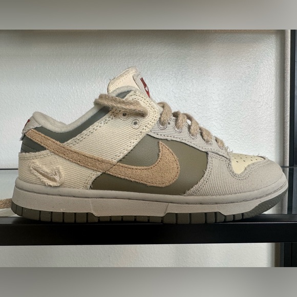 Women’s Nike Dunk Low - Picture 7 of 8